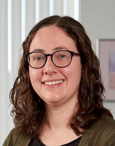 Headshot of Elizabeth Alf, CFP®